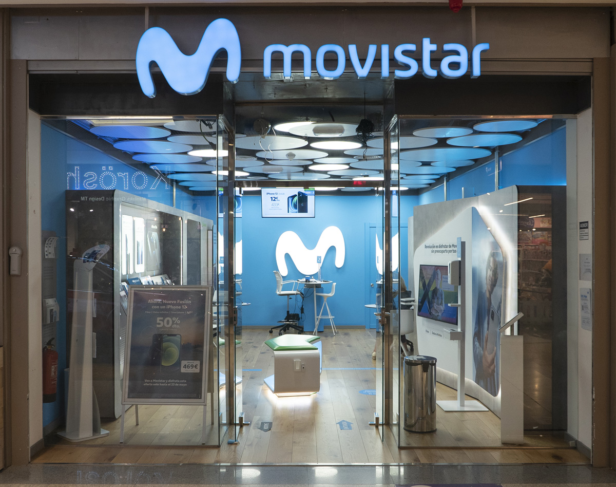 tienda-movistar-lashuertas