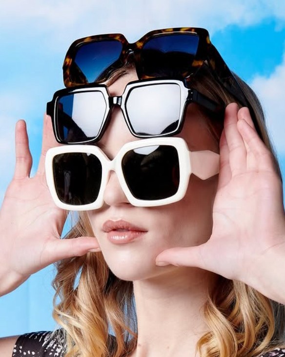https://www.lashuertas.es/wp-content/uploads/2025/07/gafas-sol-koroshi.jpeg